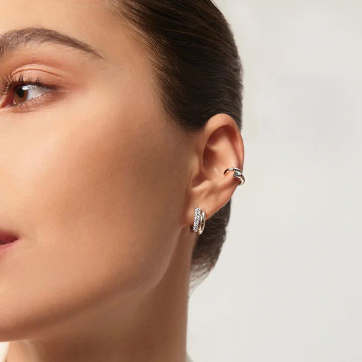 ania-haie-e051-01h-saqure-photo-2