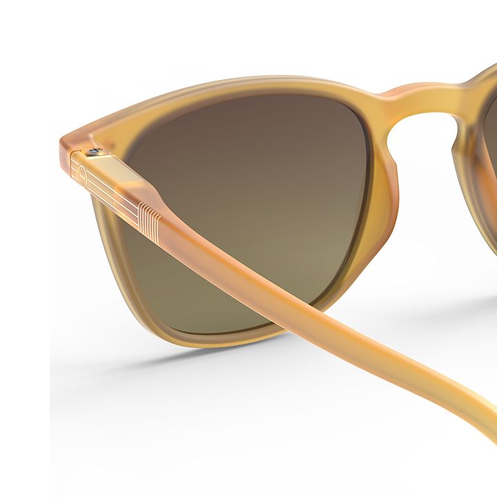 izipizi-e-sun-golden-glow-mzis-satvale-photo-4