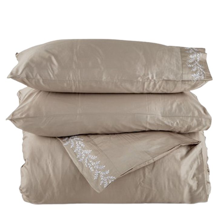 manamo-tetreulis-nakrebi