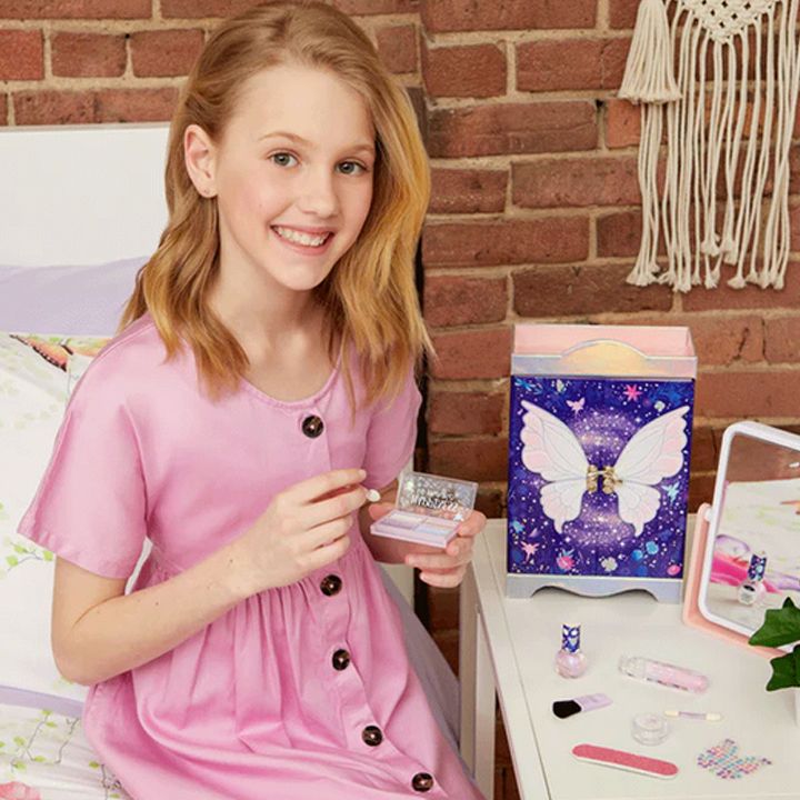 sabavshvo-kosmetikis-nakrebi-make-it-real-10057mr-3c4g-fairy-wardrobe-photo-3