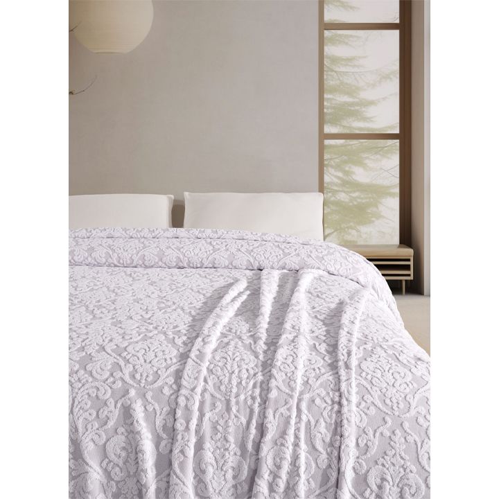 manamo-lily-satsolis-gadasafarebeli-photo-2