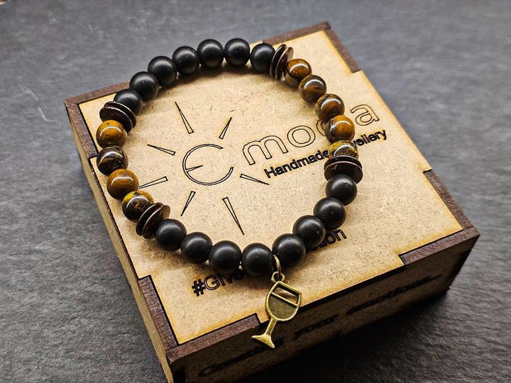 naturaluri-qvebit-sheqmnili-samajuri-ghvinis-emotsia-photo-2