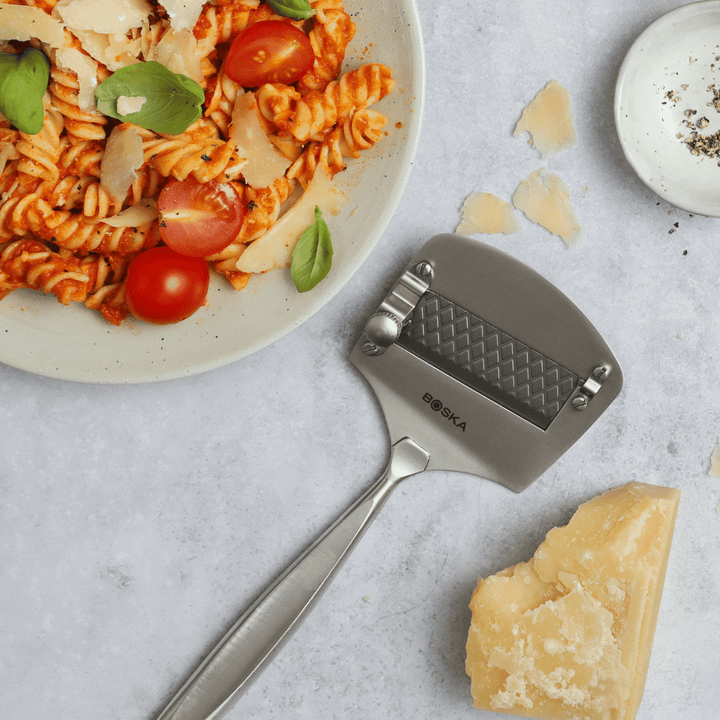 boska-qveli-parmezanis-slaiseri-photo-2