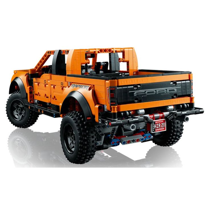 lego-technic-ford-f-150-raptor-fordi-raptori-photo-4