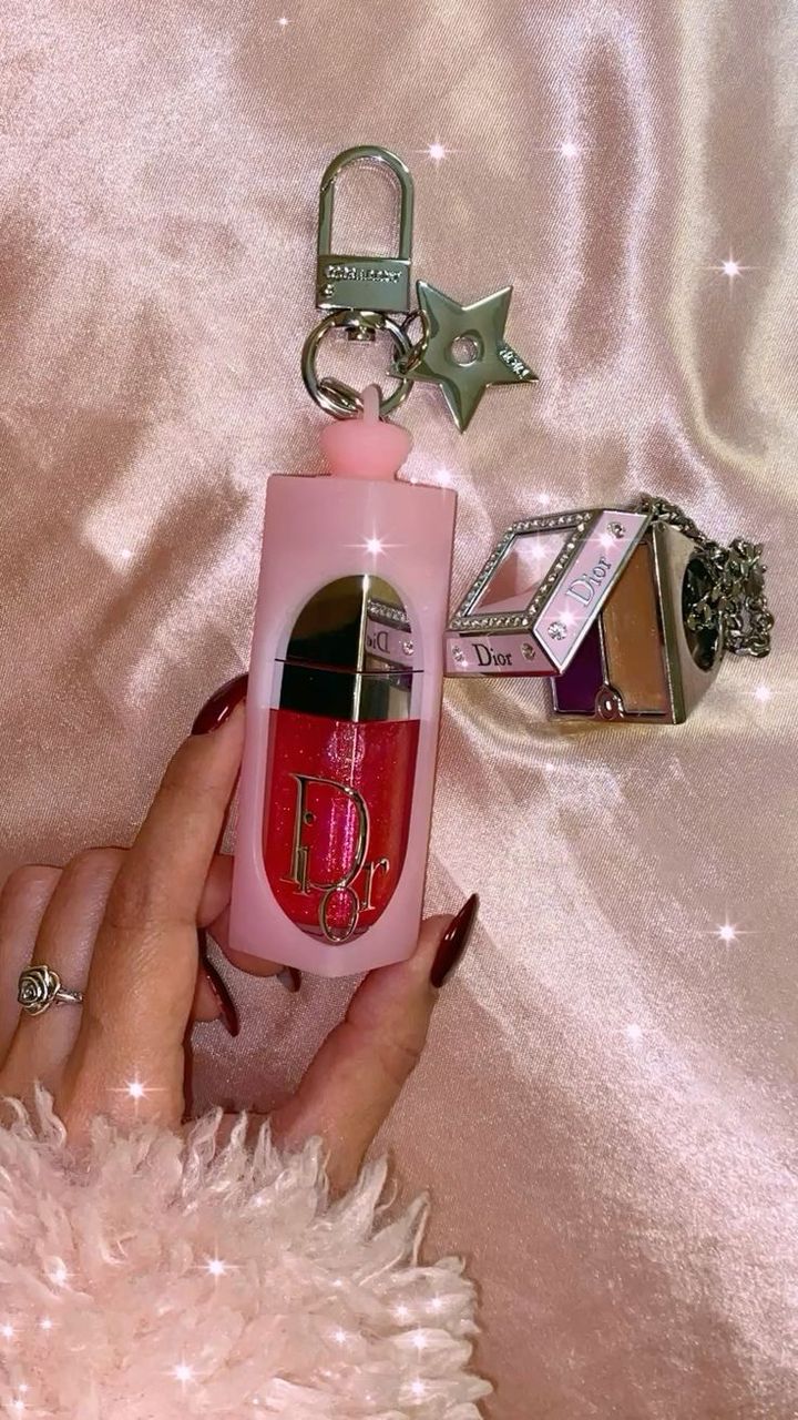 dior-key-ring-lip-oil-tuchsatskhis-chasadebi-qeisi-photo-3