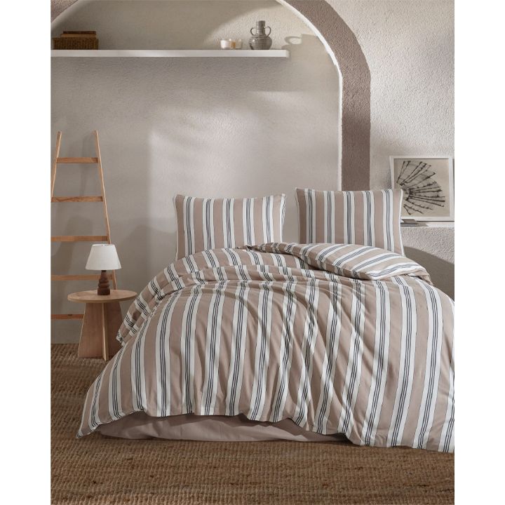 manamo-line-yarn-tetreulis-nakrebi