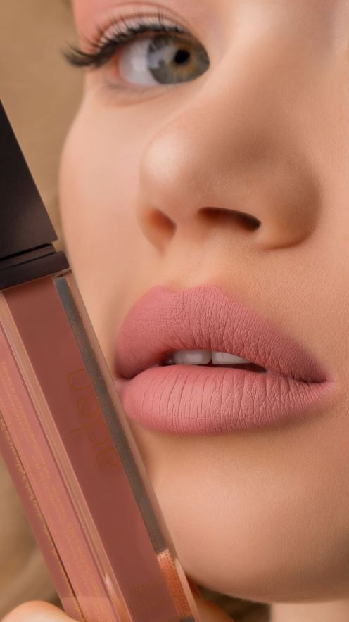 aden-liquid-lipstick-07-nude-elegance-tuchsatskhi-photo-4