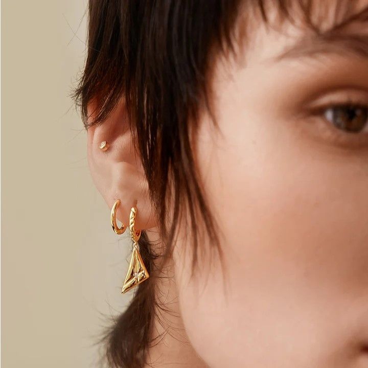 ania-haie-e059-01g-saqure-photo-2