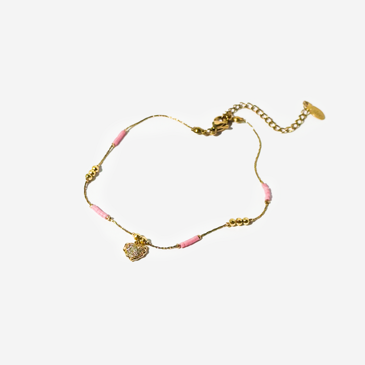 titanis-mooqrovili-vardisferi-fekhis-samajuri