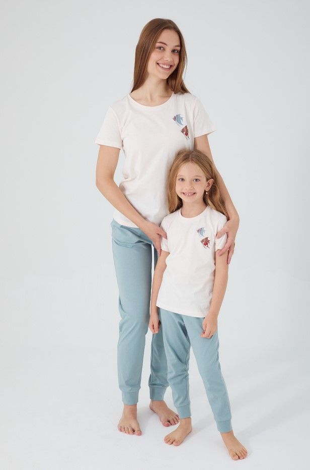 arnetta-ar2402-v1-gogosdedis-pizhamis-oreuli-kompleqti-sharvlit