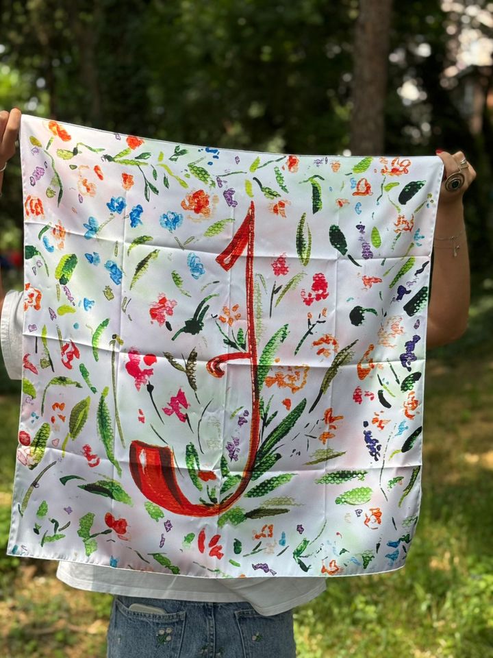 initsialis-sharfi---q-photo-2