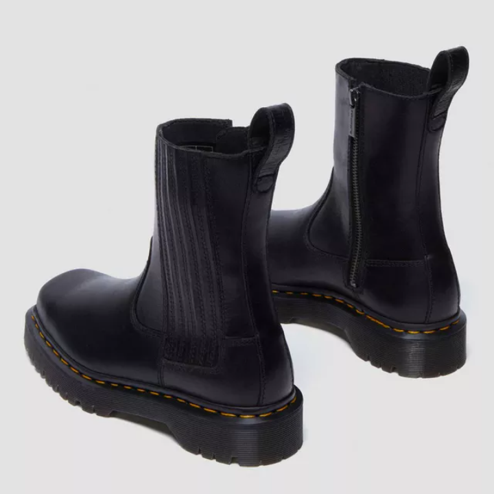 drmartens-cheqma-originali-shefutvit-naturaluri-tqavi-photo-2