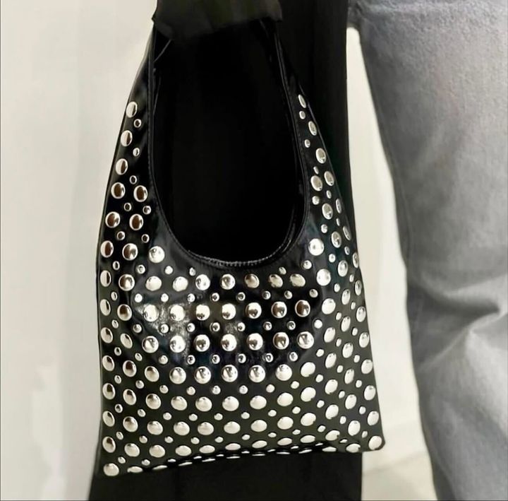 venti-qalis-shavi-chanta-photo-2