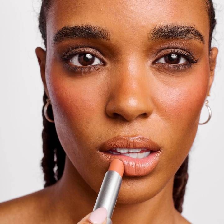 glow-hub-lip-slick-cloud-tuchis-balmi-photo-4