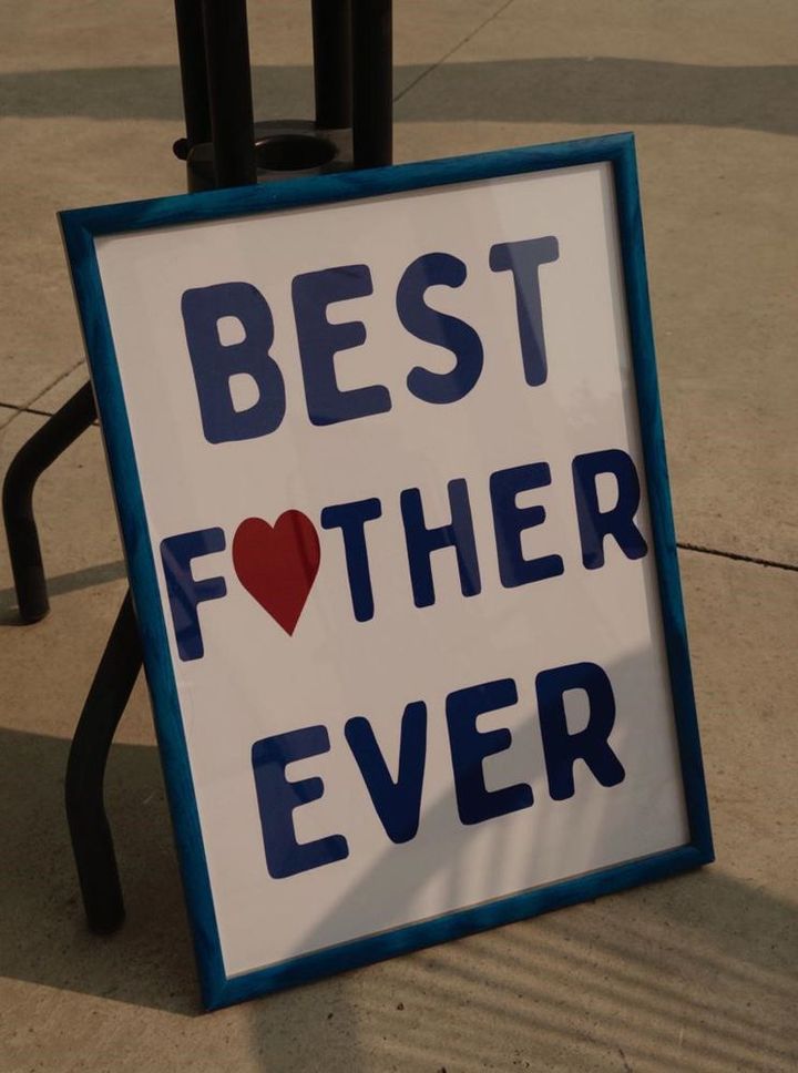 best-father-ever-a3-posteri-charchoti-photo-3