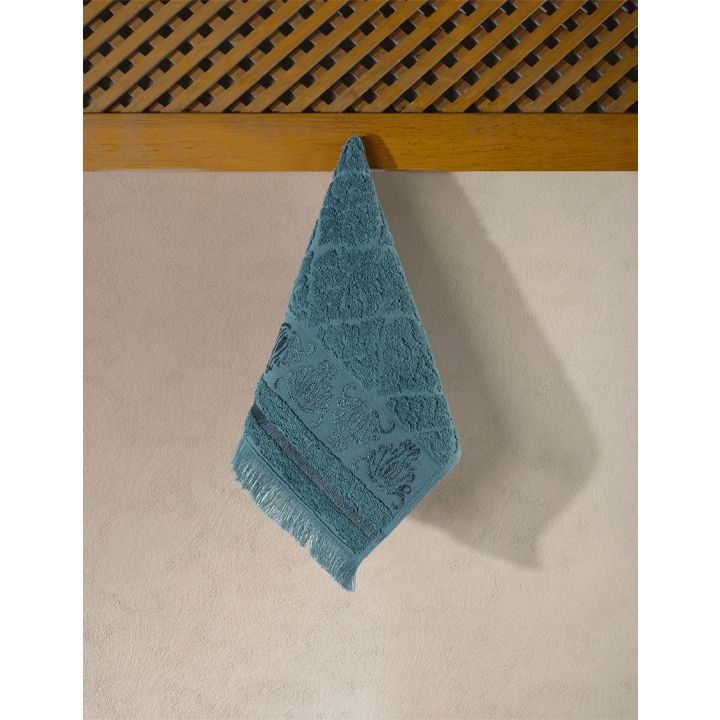 manamo-paisley-zhakaris-khelis-pirsakhotsi