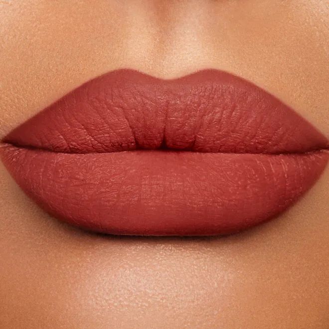 charlotte-tilbury-lip-cheat-walk-of-no-shame-tuchis-fanqari-photo-2