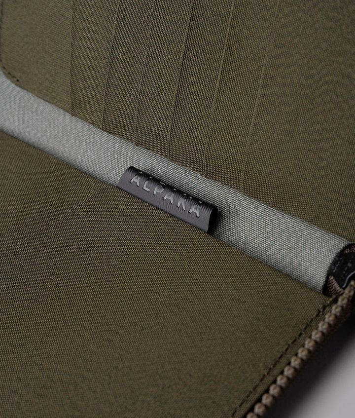 alpaka-zip-passport-wallet---army-green-axogrid-300d-safule-photo-3