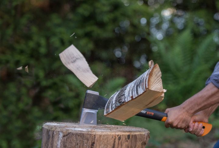 fiskars-splitting-axe-m-x17-najakhi-photo-2