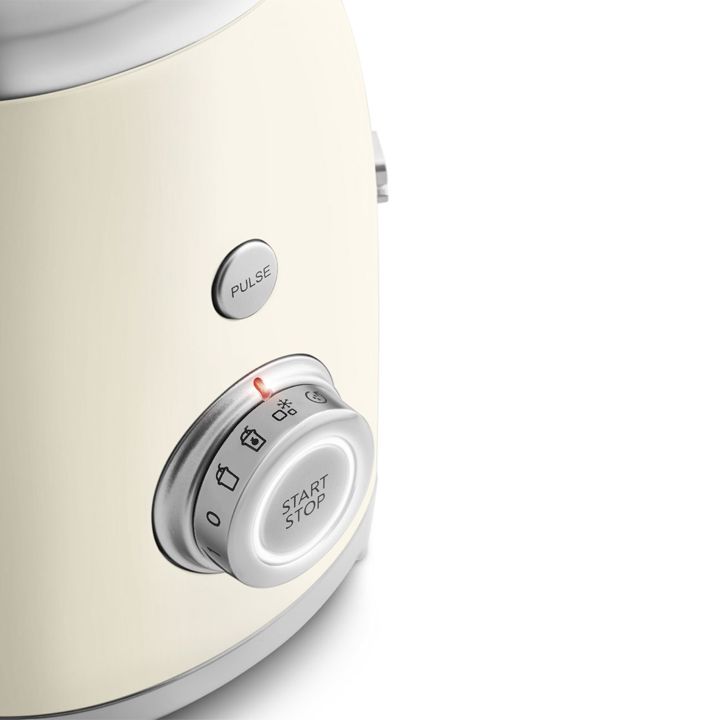smeg-blf03creu-800w-blenderi-photo-2