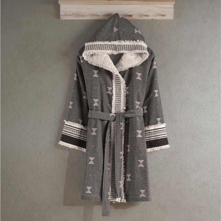 manamo-atria-black-short-one-qalis-khalati