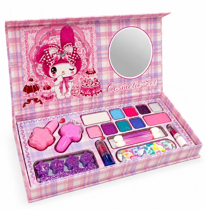 cosmetic-set-sabavshvo-makiazhis-nakrebi-sarkit-18-in-1