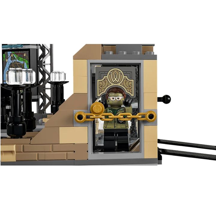 lego-marvel-batcave-the-riddler-face-off-asatsqobi-konstruqtori-photo-4