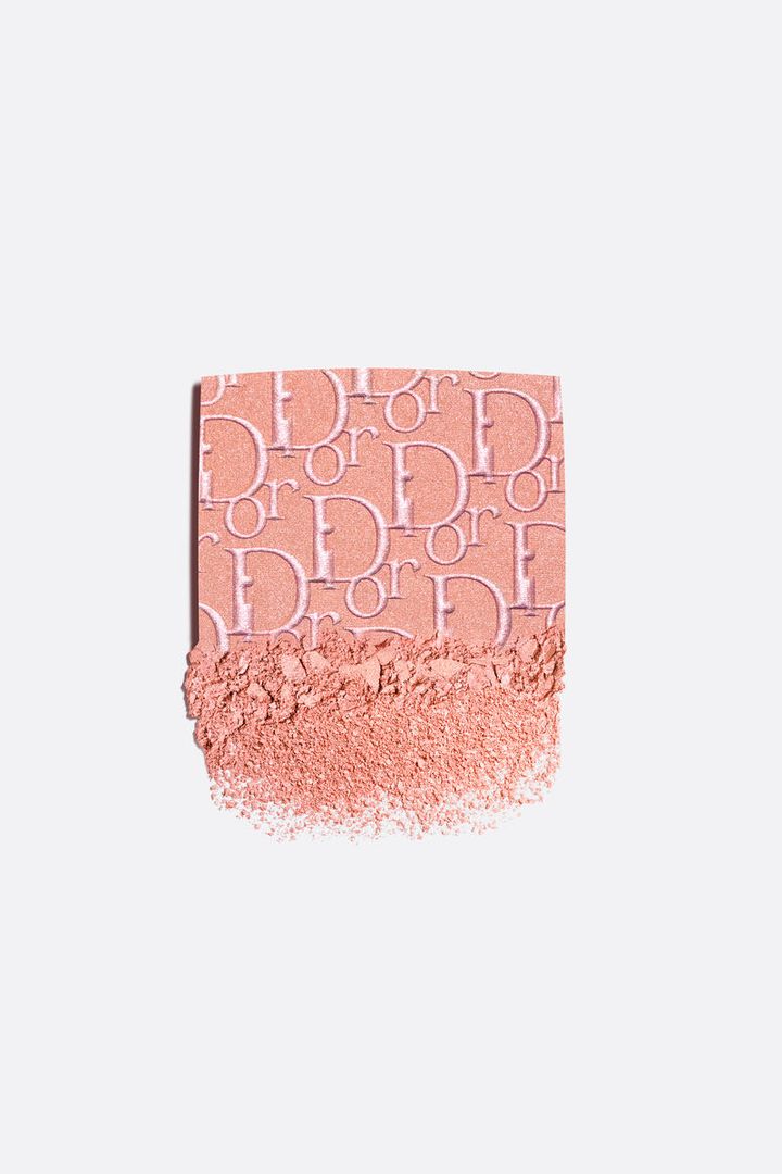 dior-rouge-blush-748-limited-edition-blashi-photo-2