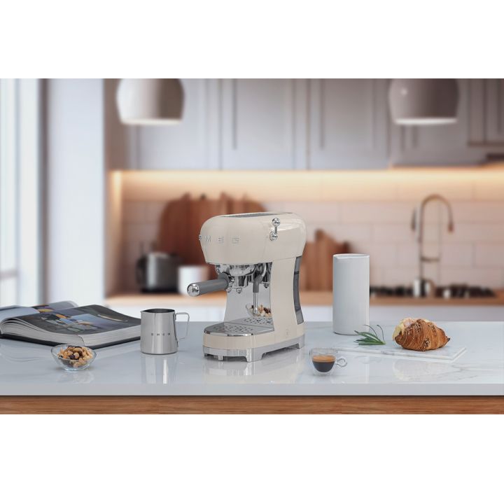 smeg-ecf02creu-qavis-aparati-photo-2