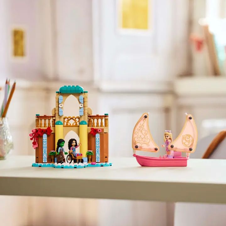 lego-glinda-elphaba-nessarose-at-shiz-university-asatsqobi-konstruqtori-photo-4