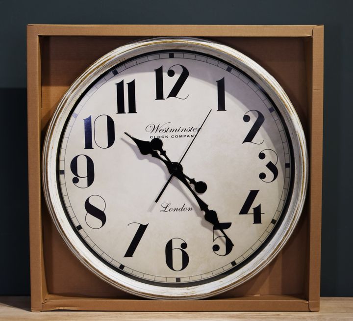 48-sm-iani-kedlis-saati-tsiferblatit-mskhvili-tsiferblatit