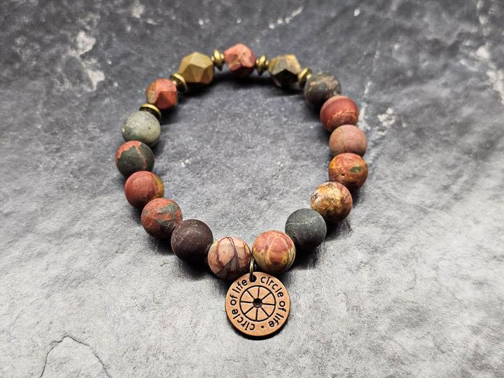 qalis-samajuri-naturaluri-qvebit-tskhovrebis-tsre-photo-3