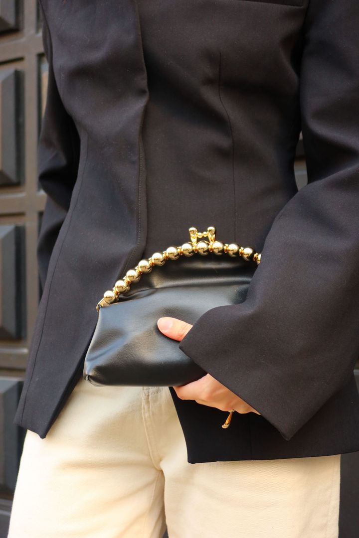 venti-qalis-shavi-qlachi-photo-3