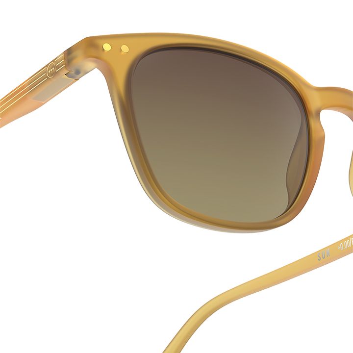 izipizi-e-sun-golden-glow-mzis-satvale-photo-3