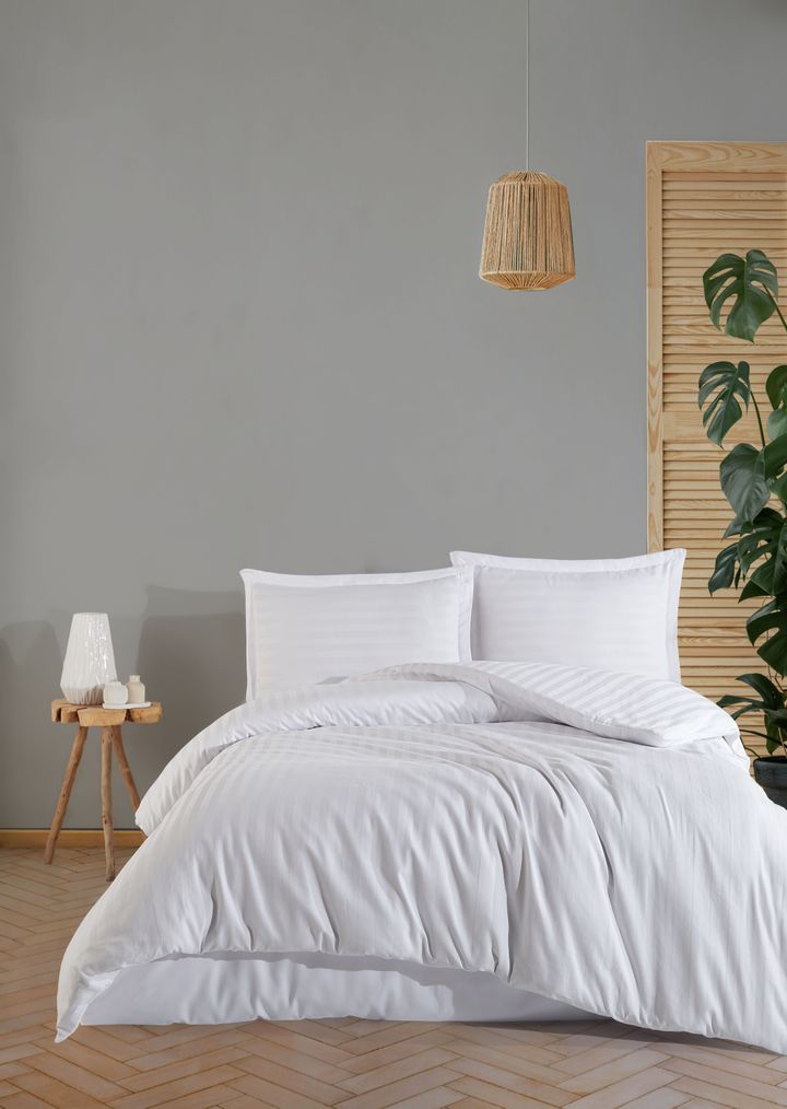 manamo-satinis-tetreulis-nakrebi-photo-2