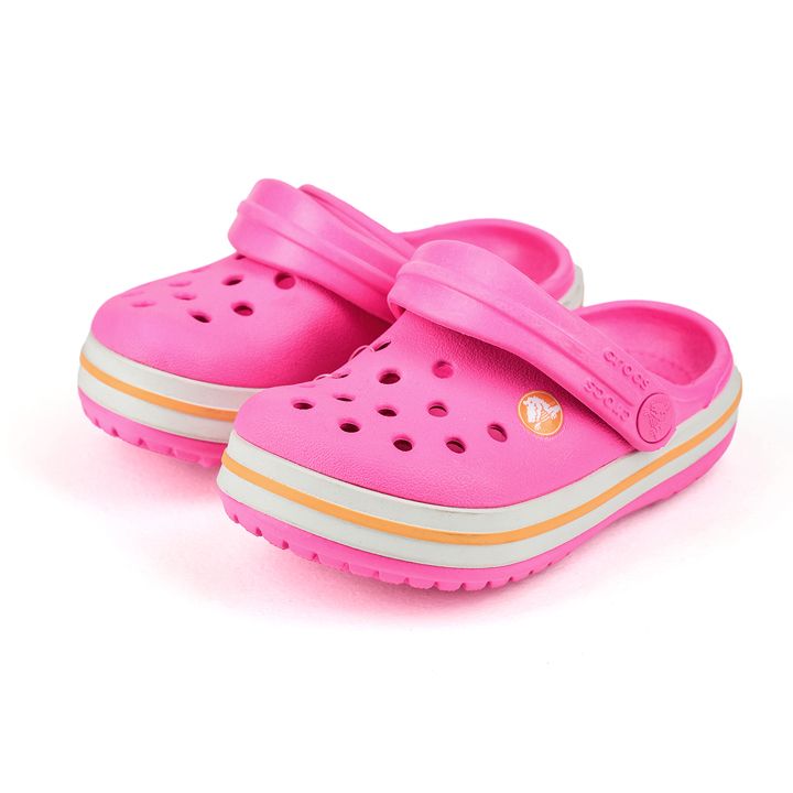 crocs-bavshvis-fekhsatsmeli