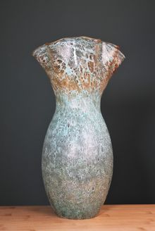 Product image of ლარნაკი - კრემისფერი მწვანეში ბადის ეფექტით 20*38 სმ