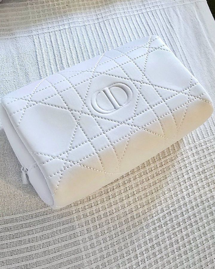 dior-white-pouch-kosmetikis-chanta-photo-3