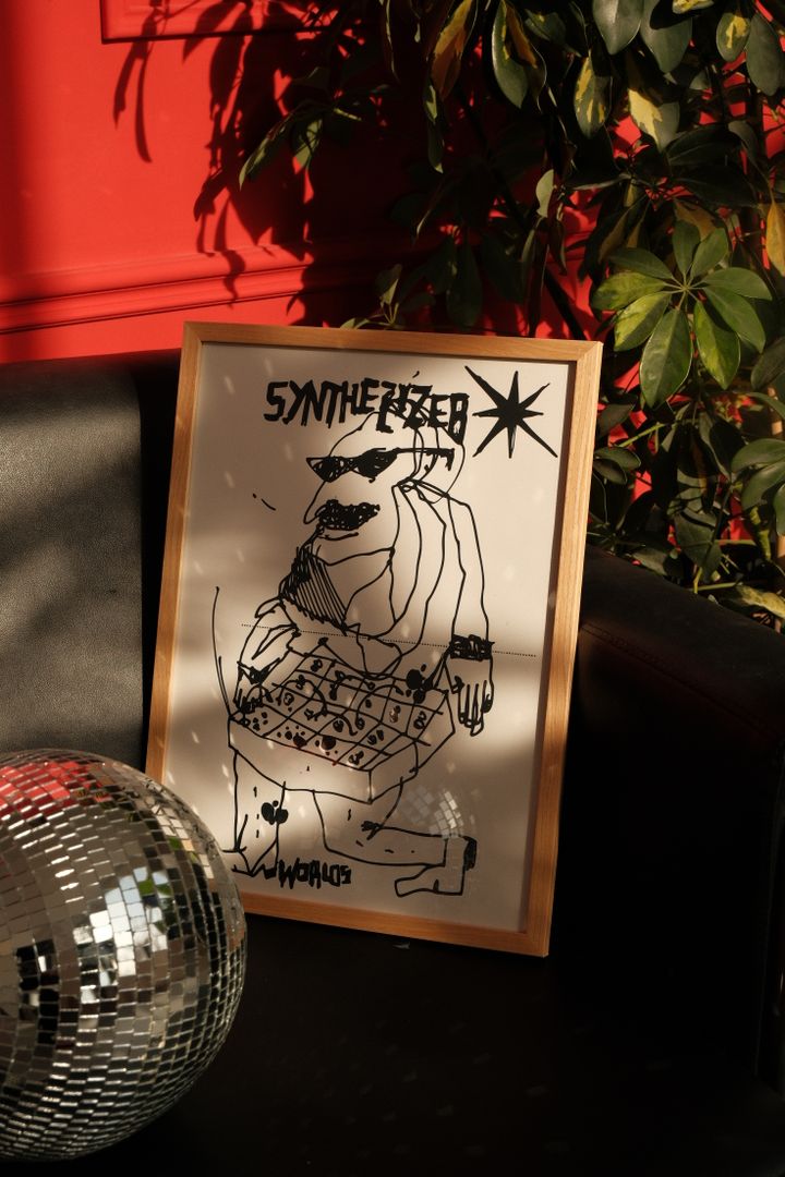 posteri-charchoti-synthesizer-a3-photo-2