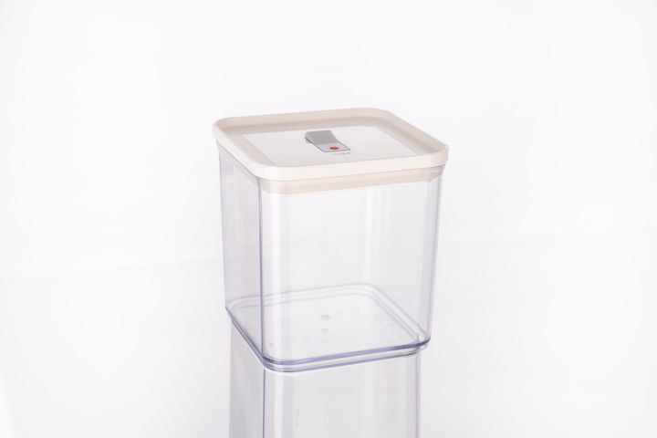 sakvebis-konteineriwhite-food-container-with-valve-900ml-medium