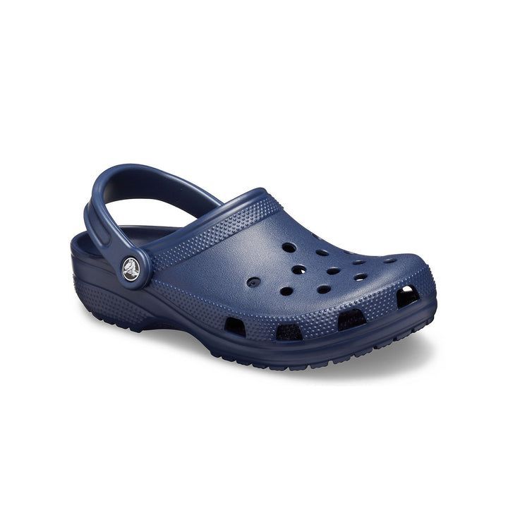 crocs-qalis-fekhsatsmeli