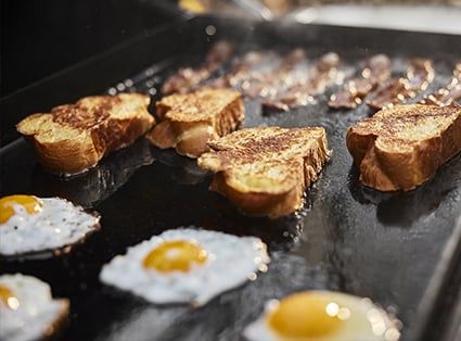 weber-slate-gpsb-76-cm-prem-griddle-blk-cmp-gazis-grili-photo-2
