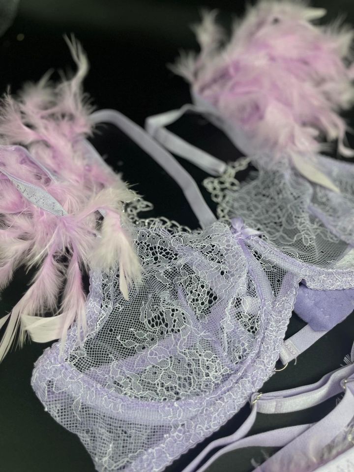 dirty-feather-photo-4