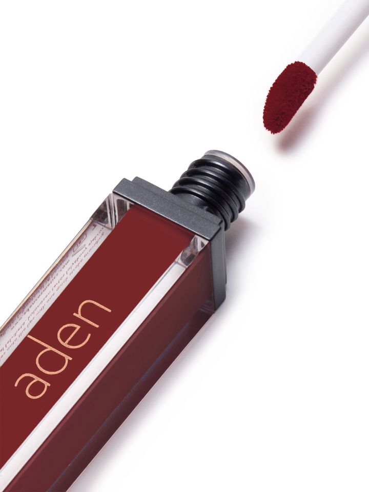 aden-liquid-lipstick-23-currant-tuchsatskhi-photo-2