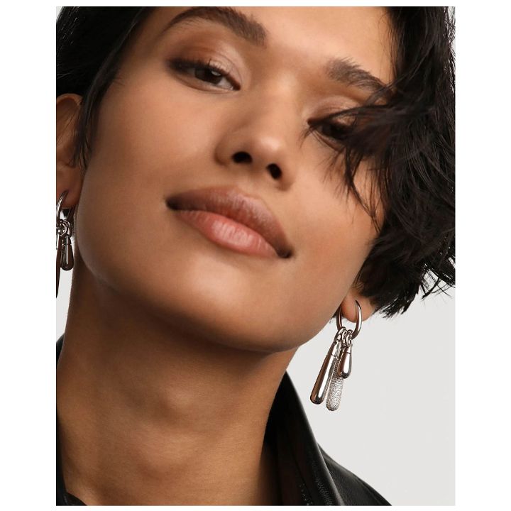 pdpaola-co02-784-u-qalis-qelsabami-da-gulsakidi-photo-4