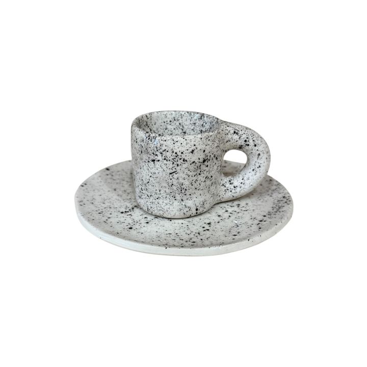 individuals-ceramics-khelnaketi-keramika-espresos-chiqa-shavi-tsintsklebit-da-sadgami