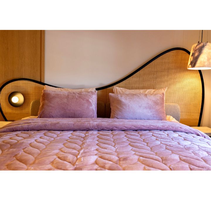 manamo-floral-ertsatsoliani-sabnisa-da-balishis-piris-nakrebi