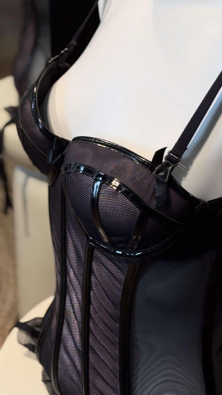 corset69-photo-2