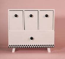 Product image of სამკაულების ყუთი - თეთრი ფერი ოთხი განყოფილებით