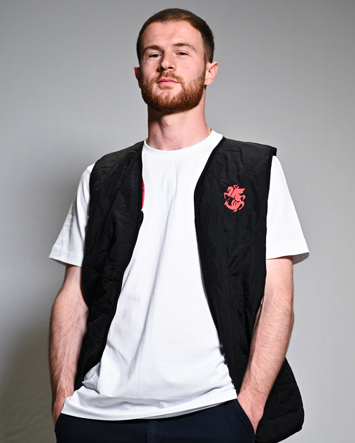 nakrebis-zhileti-shavi